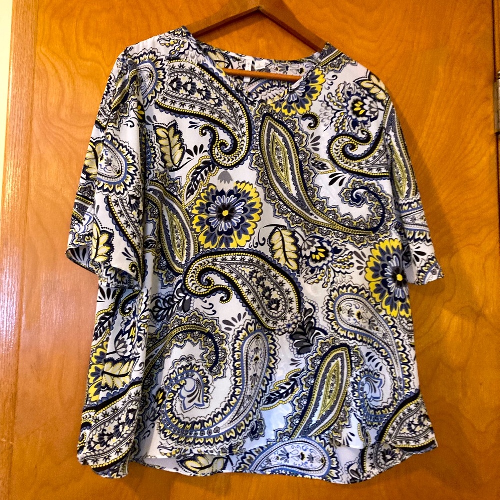 Cato paisley cold shoulder top, size large